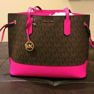 MICHAEL KORS-Brand New Large drawstring Handbag